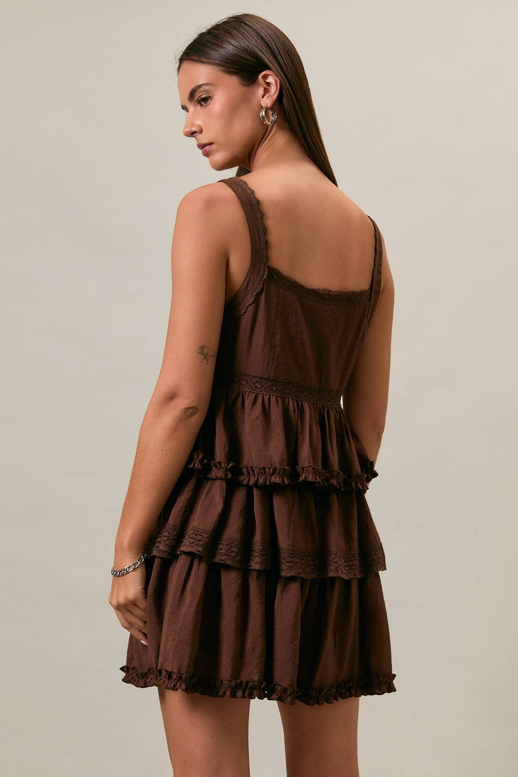 Le Lis V-Neck Lace&Ruffle Detail Sleeveless Tiered Mini Dress - Dark Brown